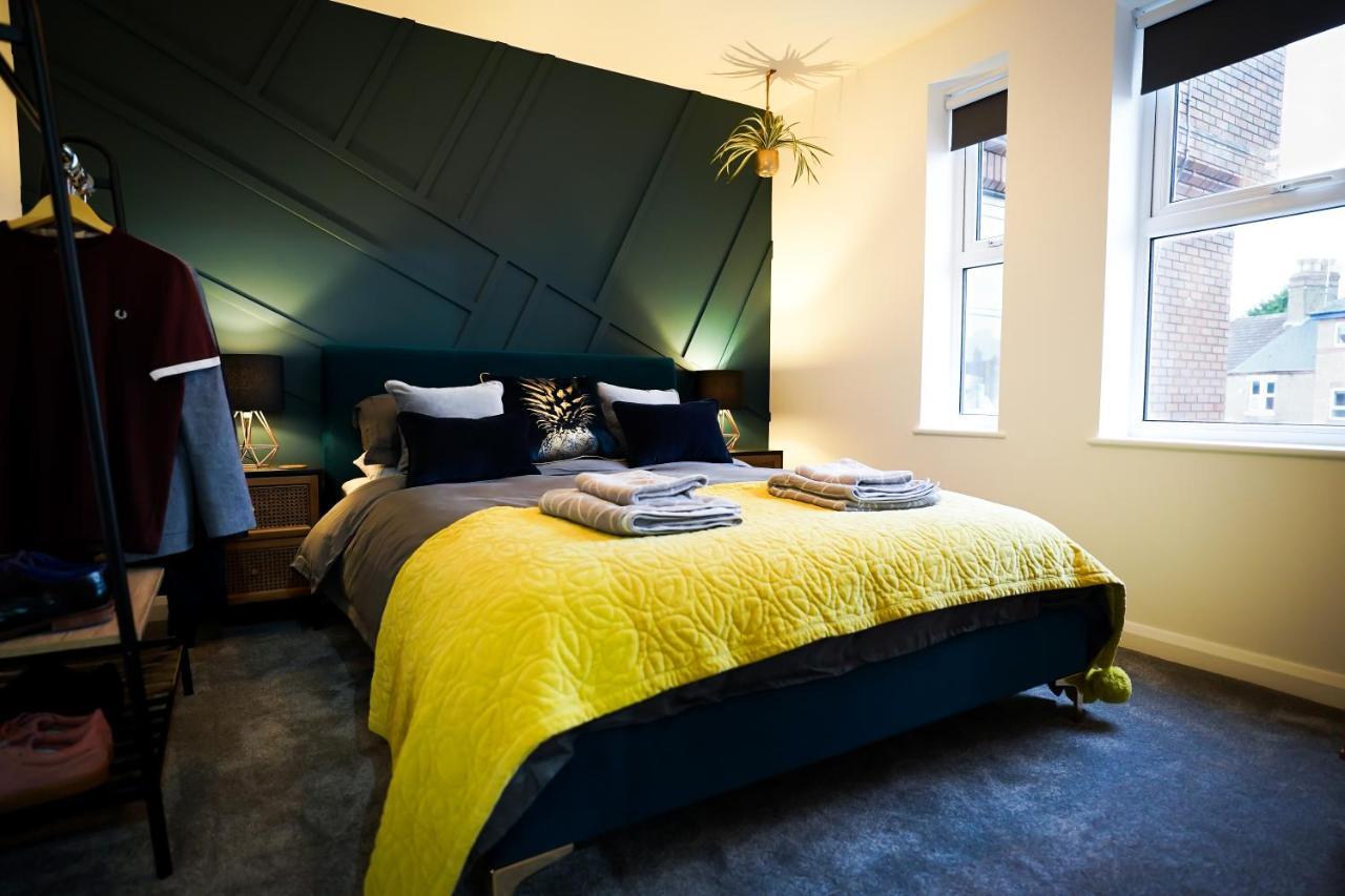Neon Road At Park House Peterborough City Centre Apartment Luaran gambar