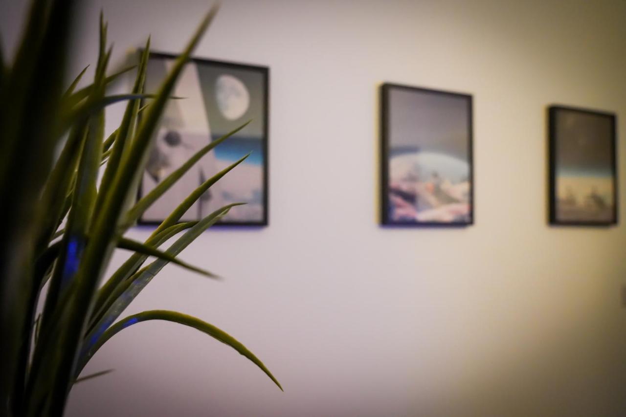 Neon Road At Park House Peterborough City Centre Apartment Luaran gambar